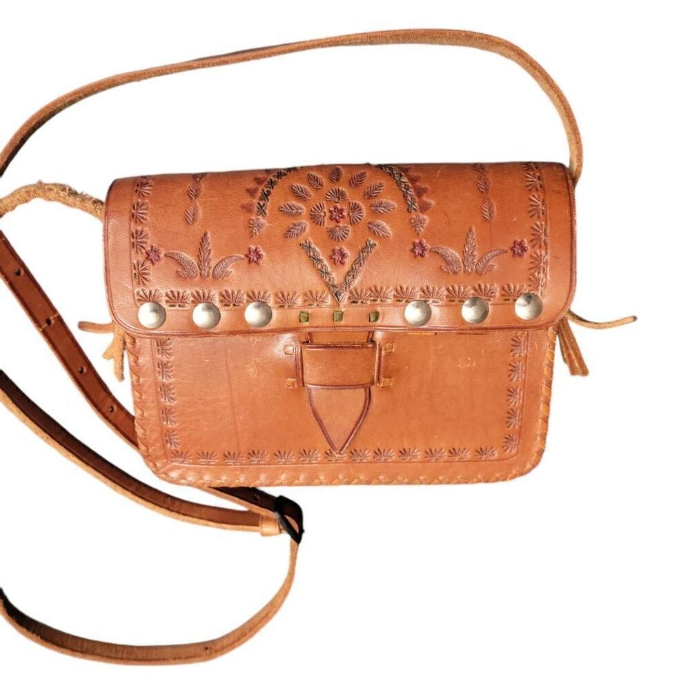 Elegant Tan Leather Crossbody Bag with Embroidery
